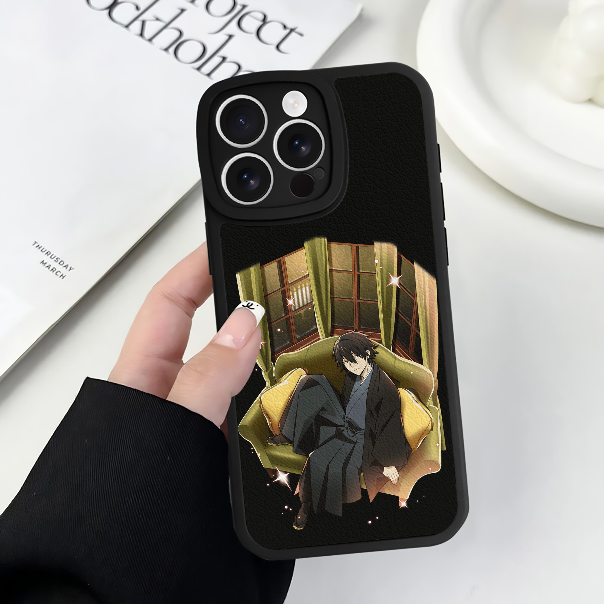 （画像用） 文豪ストレイドッグス Bungo Stray Dogs 【iPhone 16シリーズ対応】シリコンスマホケース（レザー調） 材質：シリコン